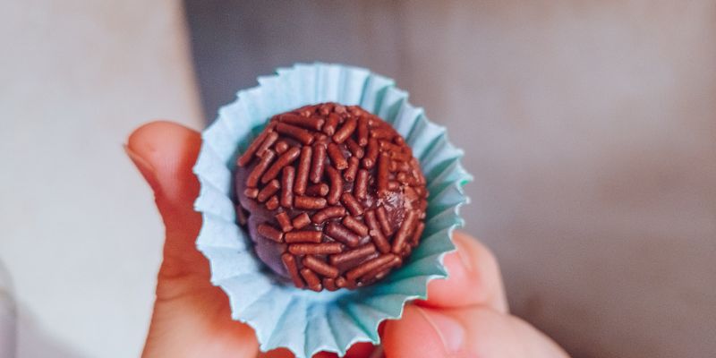 Afinal, quantos brigadeiros rende uma lata de leite condensado? 