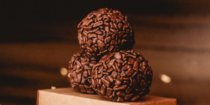 Uma lata de leite condensado rende quantos brigadeiros de colher/brigadeiro no copinho?